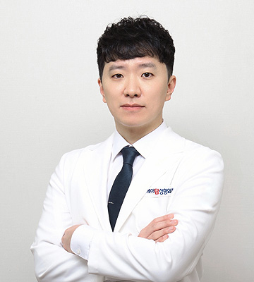 에이탑성형외과 홍준식 원장